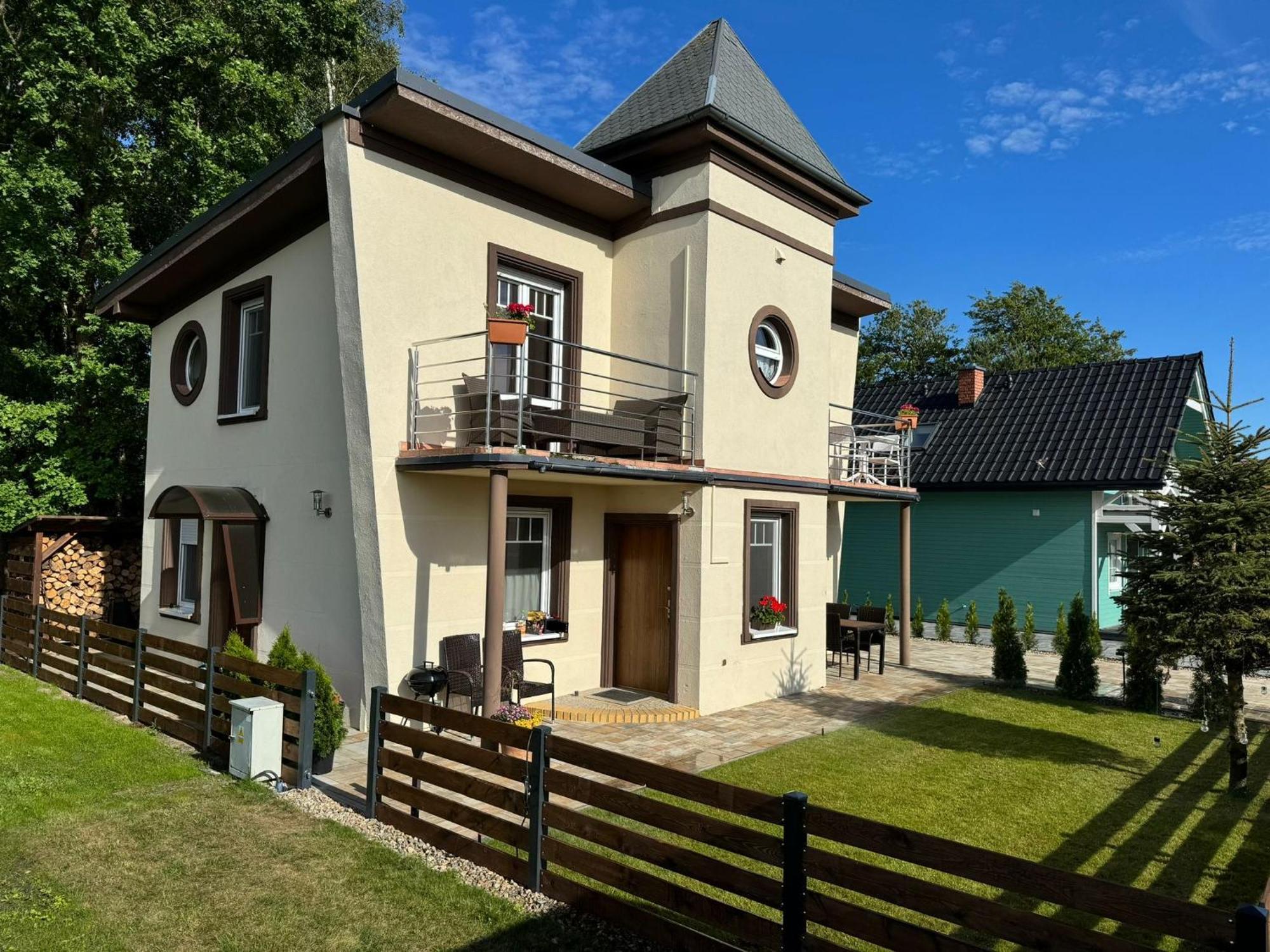Domek Leba Nowecin Buitenkant foto
