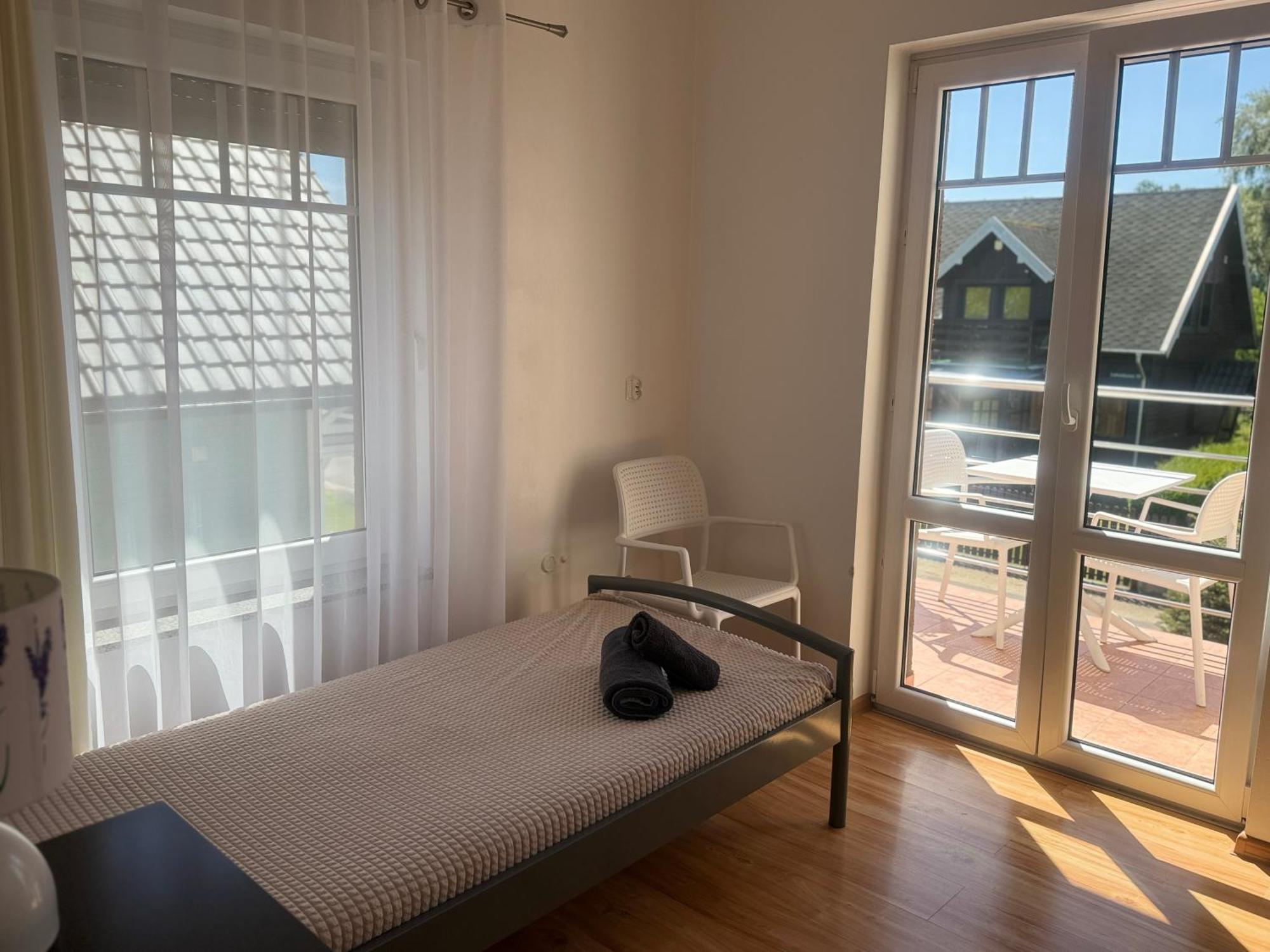 Domek Leba Nowecin Buitenkant foto
